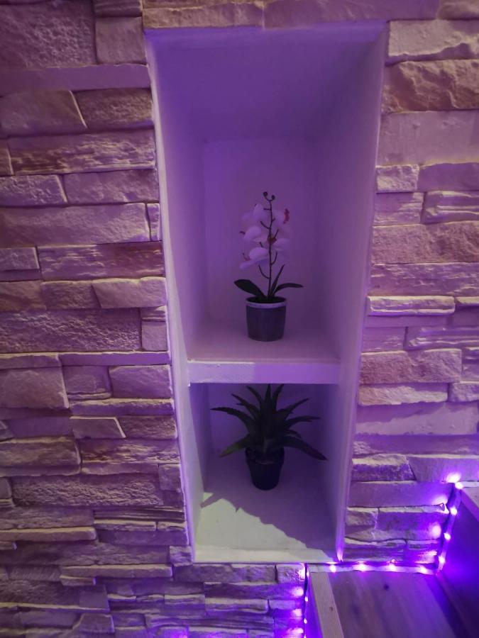 טרואה Le Spa De La Cathedrale - Jacuzzi - Sauna - Champagne - Netflix - Wifi מראה חיצוני תמונה