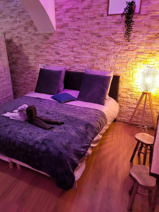 טרואה Le Spa De La Cathedrale - Jacuzzi - Sauna - Champagne - Netflix - Wifi מראה חיצוני תמונה