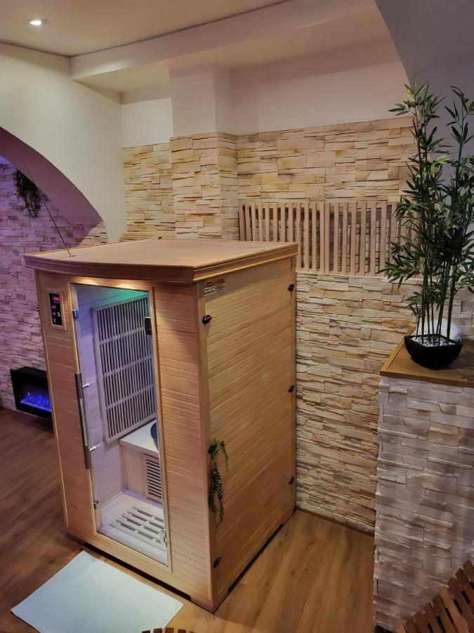 טרואה Le Spa De La Cathedrale - Jacuzzi - Sauna - Champagne - Netflix - Wifi מראה חיצוני תמונה