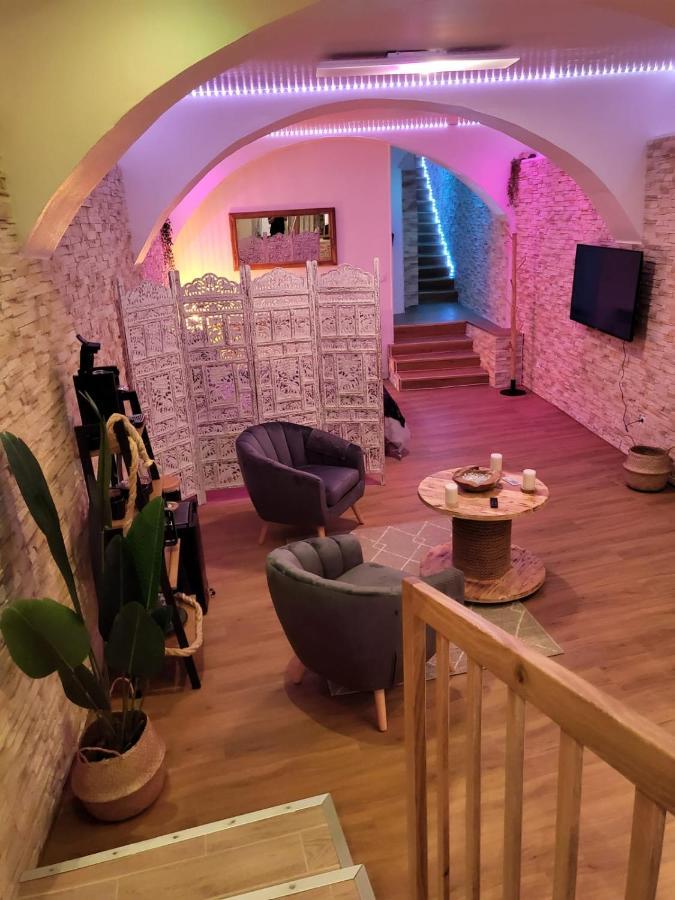 טרואה Le Spa De La Cathedrale - Jacuzzi - Sauna - Champagne - Netflix - Wifi מראה חיצוני תמונה