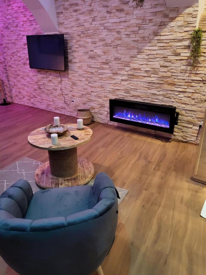 טרואה Le Spa De La Cathedrale - Jacuzzi - Sauna - Champagne - Netflix - Wifi מראה חיצוני תמונה