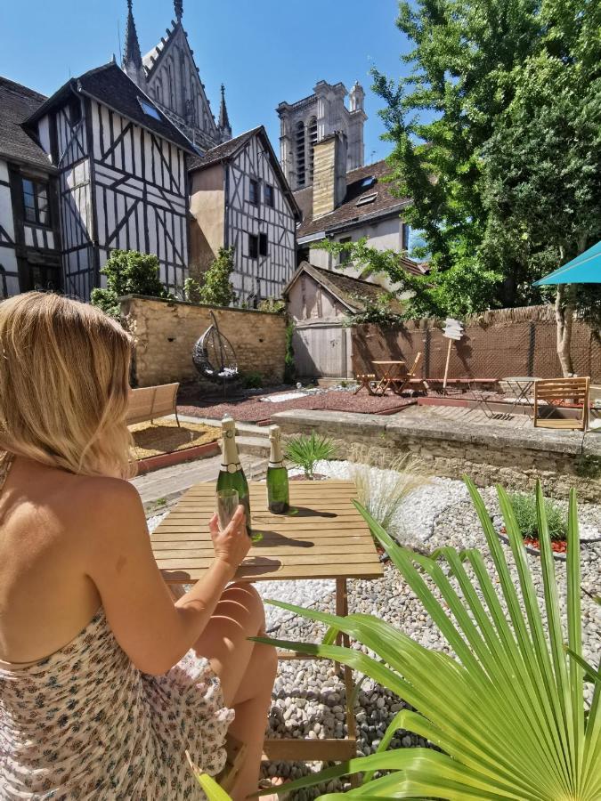טרואה Le Spa De La Cathedrale - Jacuzzi - Sauna - Champagne - Netflix - Wifi מראה חיצוני תמונה