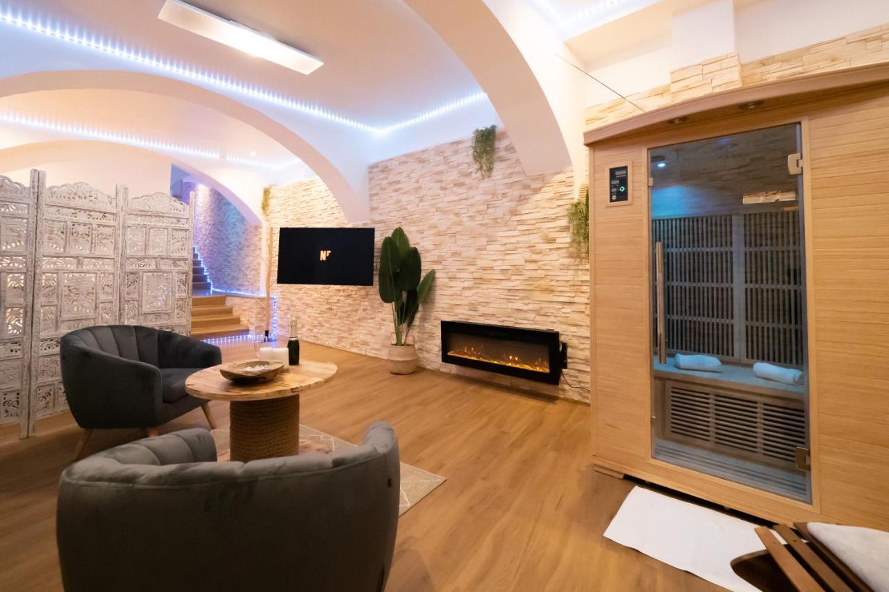 טרואה Le Spa De La Cathedrale - Jacuzzi - Sauna - Champagne - Netflix - Wifi מראה חיצוני תמונה