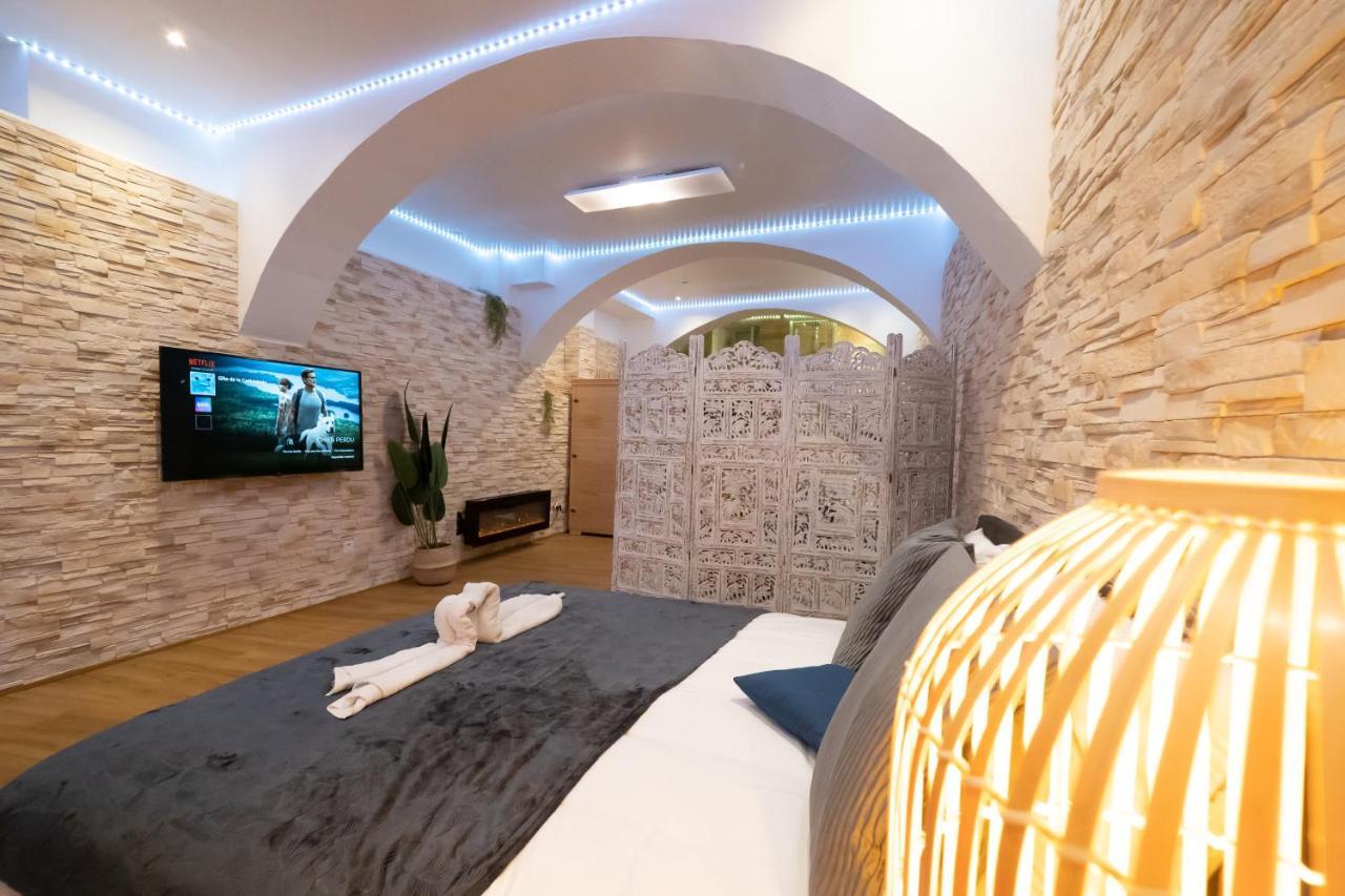 טרואה Le Spa De La Cathedrale - Jacuzzi - Sauna - Champagne - Netflix - Wifi מראה חיצוני תמונה