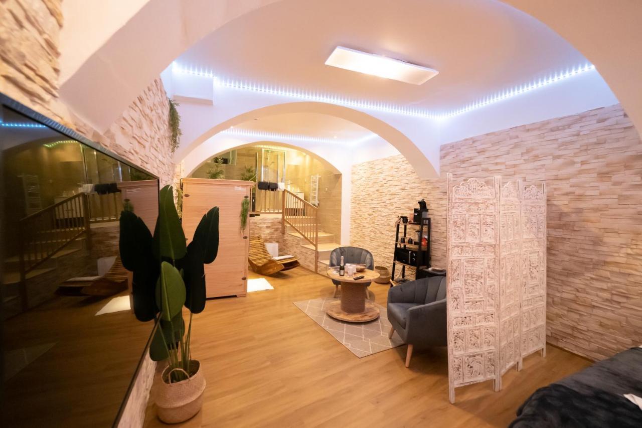 טרואה Le Spa De La Cathedrale - Jacuzzi - Sauna - Champagne - Netflix - Wifi מראה חיצוני תמונה