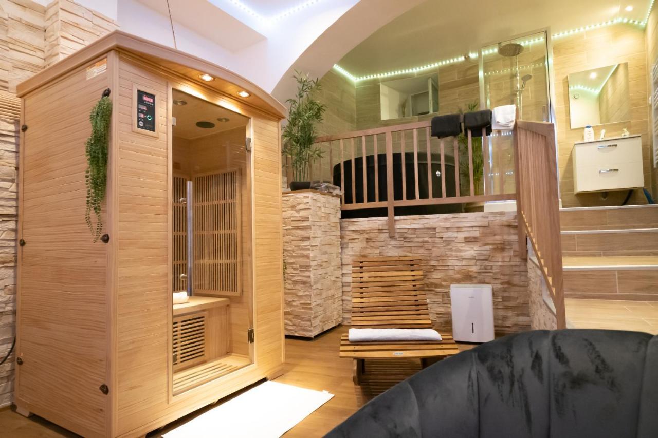 טרואה Le Spa De La Cathedrale - Jacuzzi - Sauna - Champagne - Netflix - Wifi מראה חיצוני תמונה