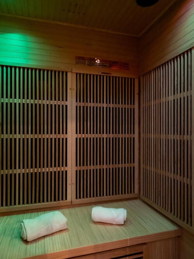טרואה Le Spa De La Cathedrale - Jacuzzi - Sauna - Champagne - Netflix - Wifi מראה חיצוני תמונה